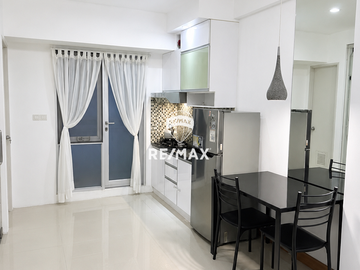 Disewakan 2BR Oak Tower B –  Gym, Pool, Jaklingko Dekat, Hadap Selatan, Pulo Gadung