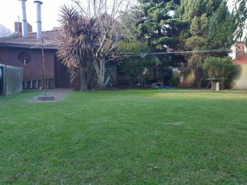 VENDO CHALET DE 4 AMB EN CAISAMAR. MAR DEL PLATA