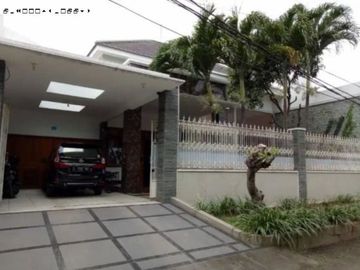 RUMAH MEWAH JEMURSARI STRATEGIS SIAP HUNI