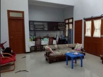 RUMAH MEWAH JEMURSARI STRATEGIS SIAP HUNI