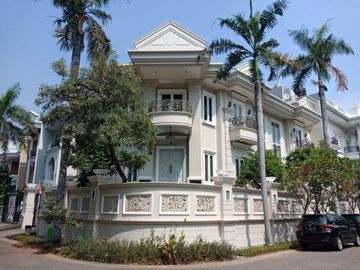 Rumah dijual di Artha Gading Villa Termurah 455m2 3 lantai minimalis classic 5KT Furnish
