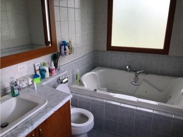 VENDO CASA DE LUJO EN PIFO 3103 M2 TERRENO JARDINES 463 CONSTRUCCION