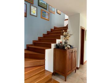 VENDO CASA DE LUJO EN PIFO 3103 M2 TERRENO JARDINES 463 CONSTRUCCION