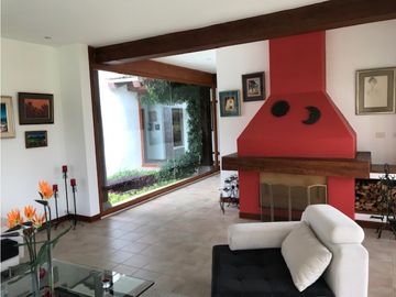 VENDO CASA DE LUJO EN PIFO 3103 M2 TERRENO JARDINES 463 CONSTRUCCION