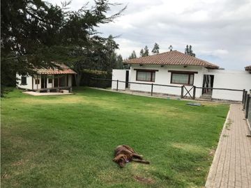 VENDO CASA DE LUJO EN PIFO 3103 M2 TERRENO JARDINES 463 CONSTRUCCION