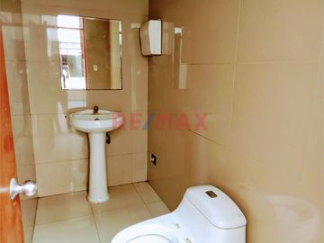 Se Alquila Amplia Casa Solo Primer Piso  – Ideal Para Oficinas O Negocios Surco A Una Cuadra De La Av. Polo