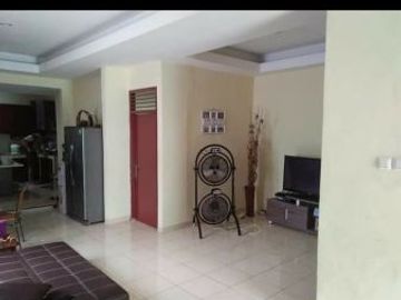 Furnished dan luas Perum kembang larangan nila kandi ciledug