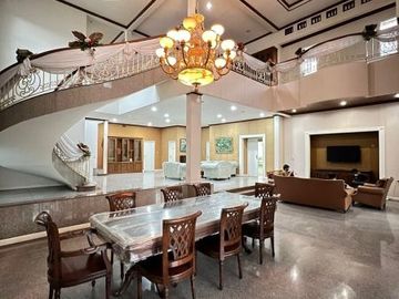 DIJUAL RUMAH LUAS di Jl JANGKRIK / JAGAKARSA, JAKSEL