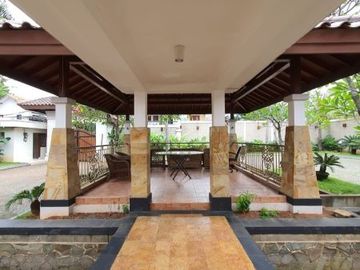 DIJUAL RUMAH LUAS di Jl JANGKRIK / JAGAKARSA, JAKSEL