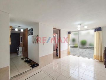 Vendo Amplia Casa Familiar De 160 M²  Frente Al Colegio Claretiano. San Miguel