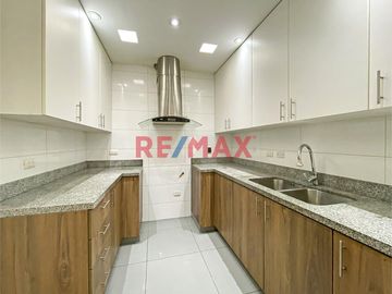 🏡 Departamento En Venta – Chacarilla Del Estanque, Surco -  $198,000