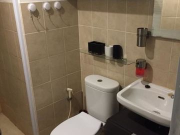 Apartemen Greenbay Pluit 2br jadi 1br, furnish bagus, rapi!