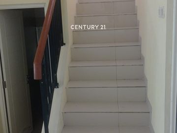 Disewakan Rumah 2 Lantai Di Cluster Vasana Harapan Indah Bekasi
