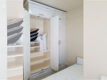 ELEGANT 1-BEDROOM UNIT WITH BALCONY FOR RENT IN AVIDA TOWERS SAN LORENZO