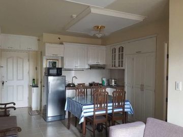 ELEGANT 1-BEDROOM UNIT WITH BALCONY FOR RENT IN AVIDA TOWERS SAN LORENZO