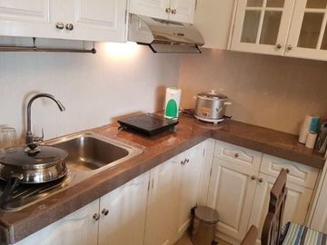 ELEGANT 1-BEDROOM UNIT WITH BALCONY FOR RENT IN AVIDA TOWERS SAN LORENZO