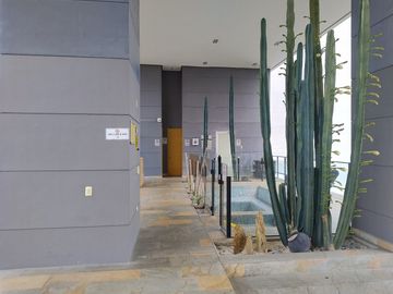 apartamento en arriendo/venta en el poblado. Cod A9433721