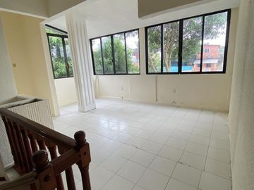 Venta de Casa de 2 niveles y 3 recámaras en Prol. Miguel Hidalgo, Col. Benito Juárez Norte, Coatzacoalcos, Ver.