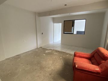 Venta de Casa de 2 niveles y 3 recámaras en Prol. Miguel Hidalgo, Col. Benito Juárez Norte, Coatzacoalcos, Ver.