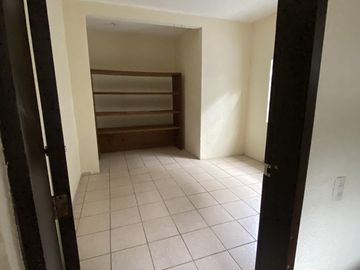 Venta de Casa de 2 niveles y 3 recámaras en Prol. Miguel Hidalgo, Col. Benito Juárez Norte, Coatzacoalcos, Ver.