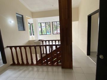 Venta de Casa de 2 niveles y 3 recámaras en Prol. Miguel Hidalgo, Col. Benito Juárez Norte, Coatzacoalcos, Ver.