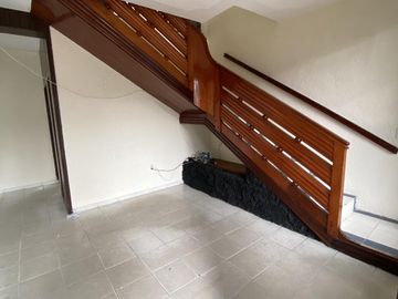 Venta de Casa de 2 niveles y 3 recámaras en Prol. Miguel Hidalgo, Col. Benito Juárez Norte, Coatzacoalcos, Ver.