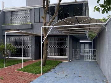 Venta de Casa de 2 niveles y 3 recámaras en Prol. Miguel Hidalgo, Col. Benito Juárez Norte, Coatzacoalcos, Ver.