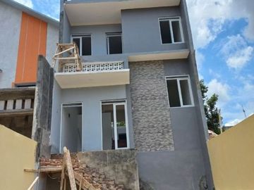 RUMAH 2 LANTAI DI BANDUNG KOTA, SERASA BAYAR 1 LANTAI