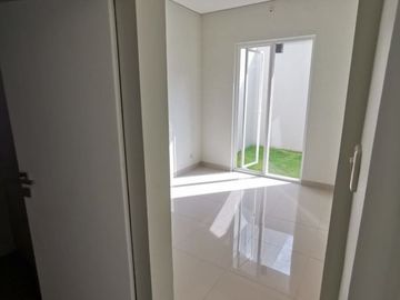 Dijual Rumah Mewah Luas 2 Lantai Tengah Kota Dekat Mirota Godean