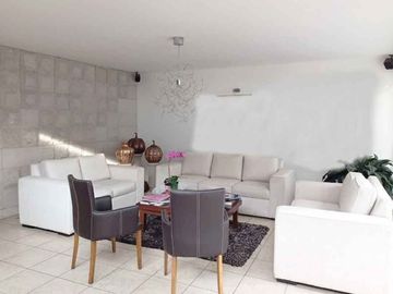 CASA EN VENTA EN VILLAS LOMAS DEL PARAISO, MORELIA