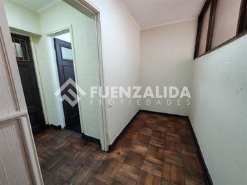 Venta oficina Santiago 57 mt2 3P Metro Plaza de Armas