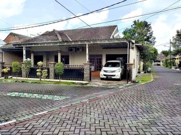 RUMAH BUMI WANA LESTARI SAMBIKEREP HOOK