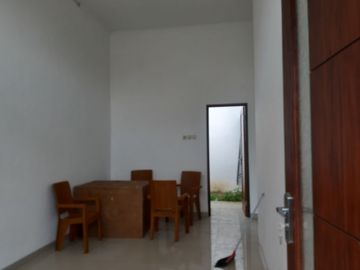 Rumah Mewah Pinggir Jalan dekat Kampus UB di Ragali Malang