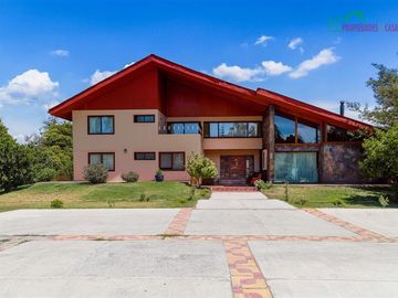 Casa en parcela en venta 5D/5B Autopista Sol peaje El Monte