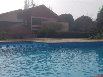 Casa en parcela en venta 5D/5B Autopista Sol peaje El Monte