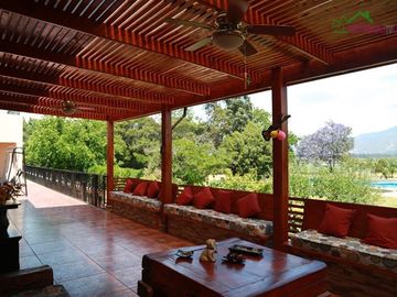 Casa en parcela en venta 5D/5B Autopista Sol peaje El Monte