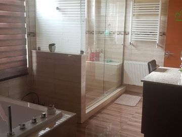 Casa en parcela en venta 5D/5B Autopista Sol peaje El Monte