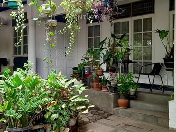Dijual Rumah Lokasi Strategis Pinggir Jalan Bintaro Sektor 9