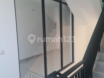 Dijual Murah Rukan 3Lantai di Osaka Pik2