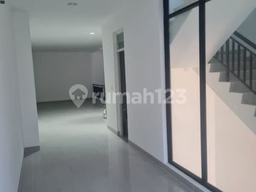 Dijual Murah Rukan 3Lantai di Osaka Pik2