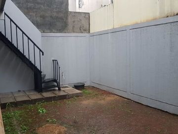 DIJUAL RUMAH TERAWAT SIAP HUNI DI DELATINOS BSD