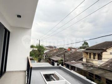 Rumah Kekinian Riung Bandung Cipamokolan Dekat Metro Margahayu Bandung