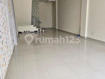 For Sale Cepat Ruko Green Lake City - 4 Lantai Lokasi Strategis
