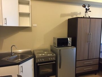 Fully Furnished 17th Floor Studio Unit @ Centrio