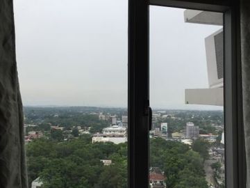 Fully Furnished 17th Floor Studio Unit @ Centrio