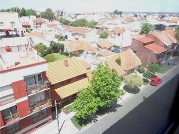 Depto. 2 amb a estrenar en Chauvin. Piso alto