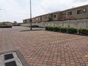 Departamento de venta en La Romareda, planta baja, ave Narcisa de Jesús.