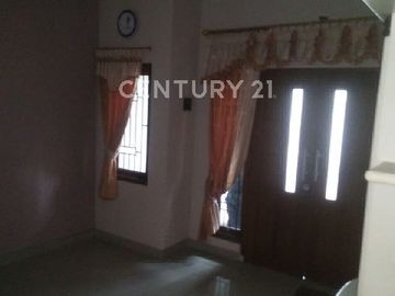 Disewakan Rumah Bagus Di Cluster Aralia, Rumah Siap Huni.