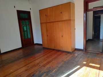 Casa PH en venta en Quilmes Este