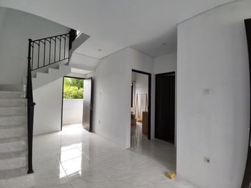 DIJUAL RUMAH KOST TERMURAH 7 KAMAR TIDUR LEGALITAS SHM AMAN